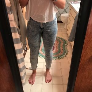 Acid wash skinny jean